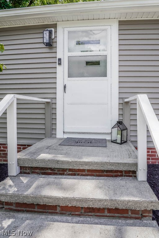 3072 Greenhill Road Akron, OH 44319 - Photo 26 of 27 Front Porch
