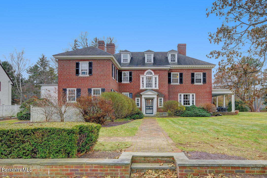 89 Crofut Street Pittsfield, MA 01201 - Photo 1 of 64 19E0CF99-049D-4A1D-99B8-344832841B30_1_1