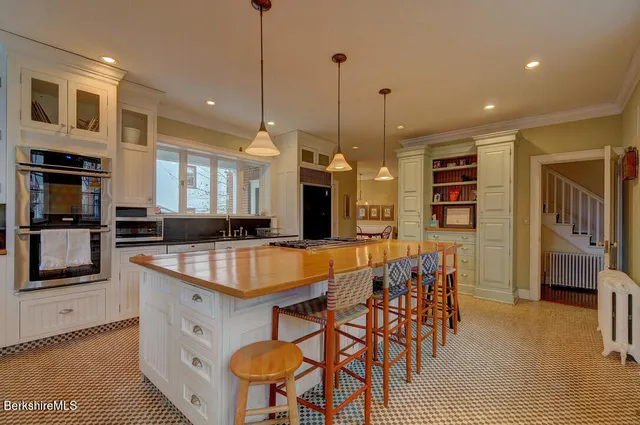 $1,100,000 | 89 Crofut Street, Pittsfield, MA 01201