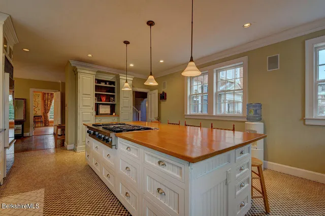 $1,100,000 | 89 Crofut Street, Pittsfield, MA 01201