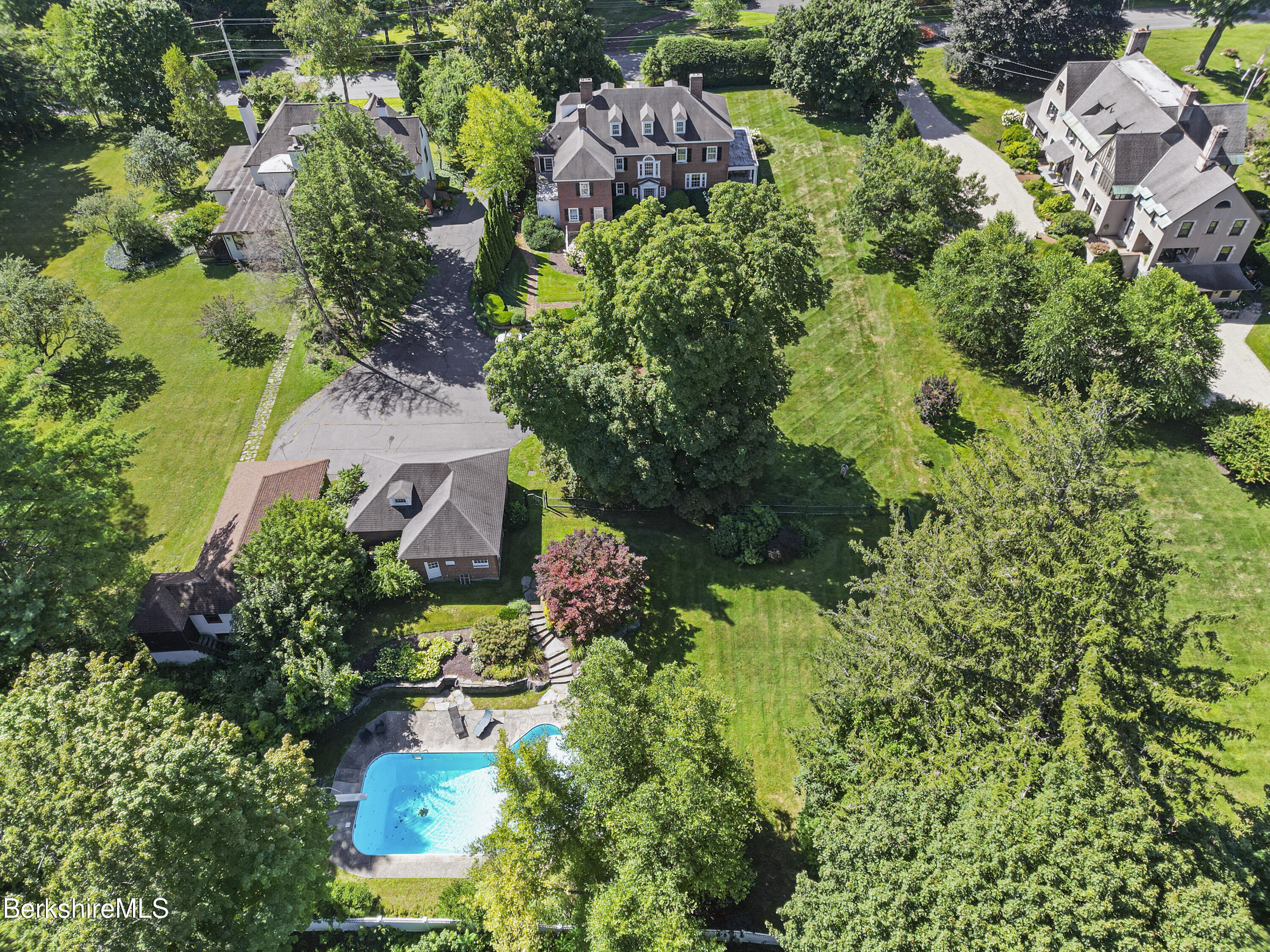 89 Crofut Street Pittsfield, MA 01201 - Photo 48 of 64 930 Aerial View