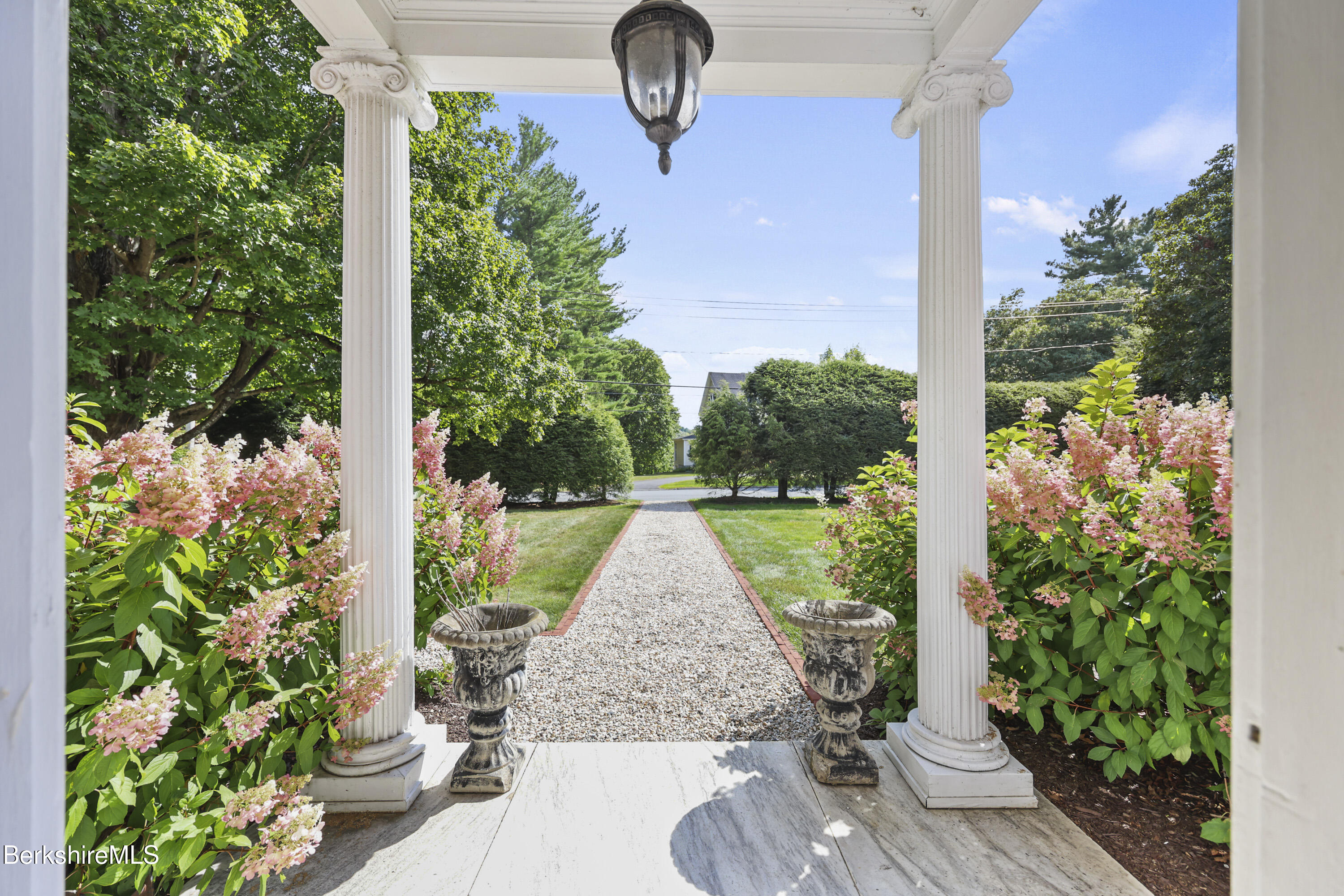89 Crofut Street Pittsfield, MA 01201 - Photo 5 of 64 15 Front Entry