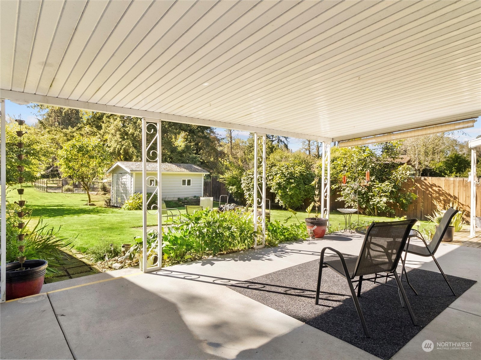 17209 Southeast Jones Road Renton, WA 98058 - Photo 17 of 40