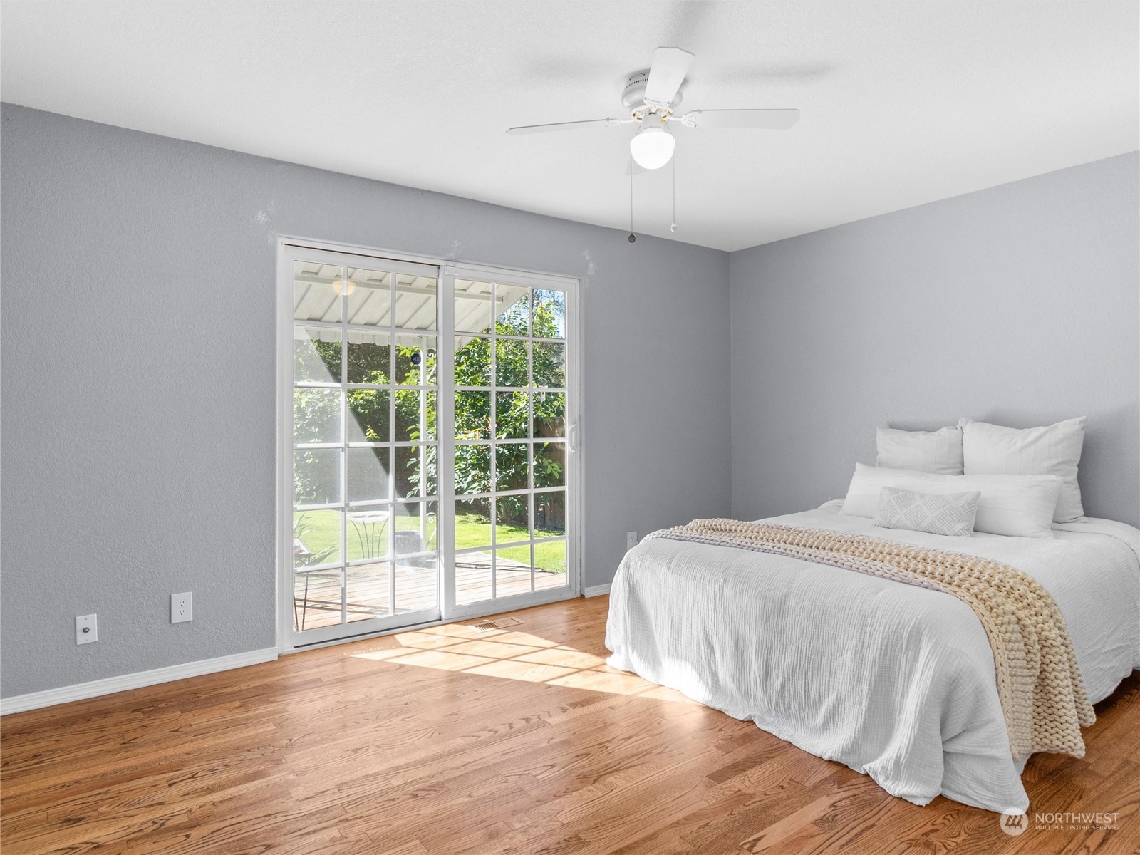 17209 Southeast Jones Road Renton, WA 98058 - Photo 18 of 40