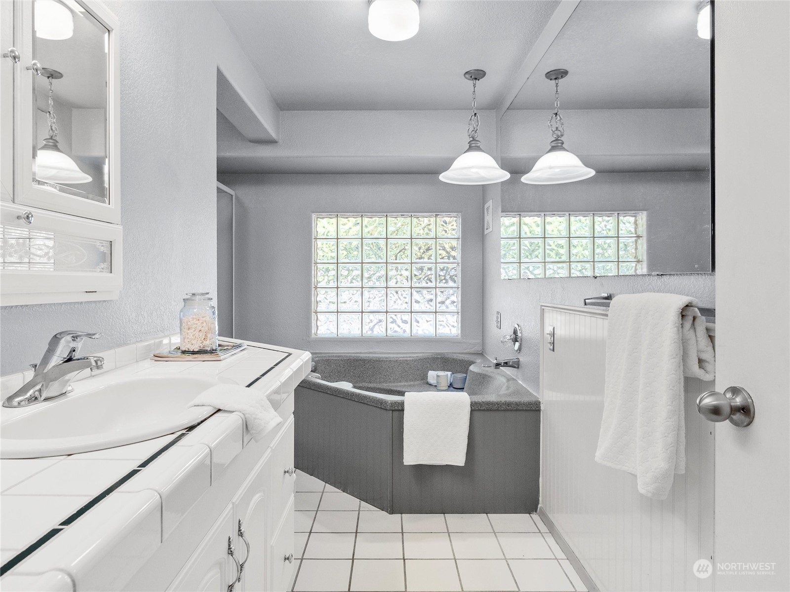 17209 Southeast Jones Road Renton, WA 98058 - Photo 19 of 40