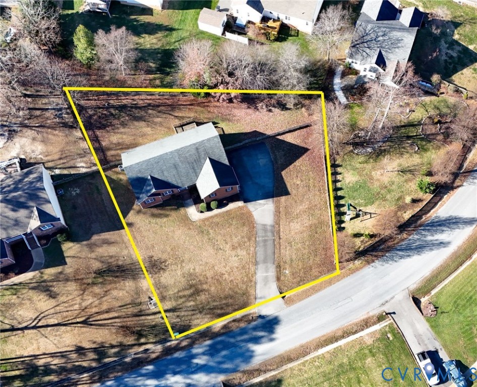 3120 Clintwood Road Midlothian, VA 23112 - Photo 32 of 38 a view of living room