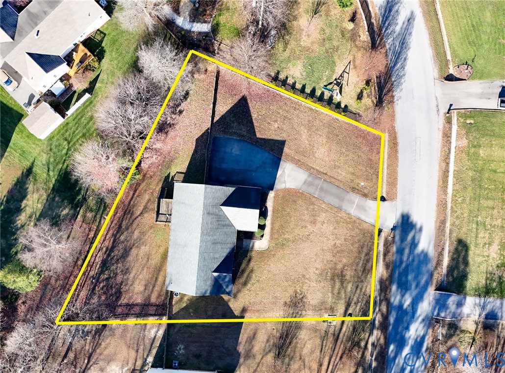 3120 Clintwood Road Midlothian, VA 23112 - Photo 35 of 38 an aerial view of a house with a yard