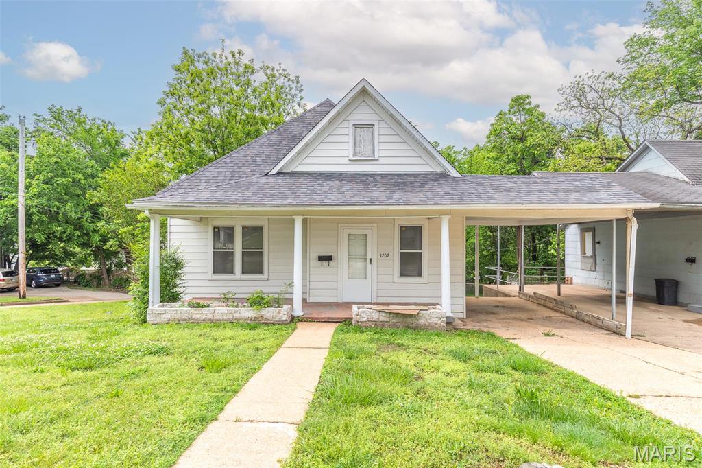 1202 Spring Street Poplar Bluff, MO 63901 - Photo 1 of 15