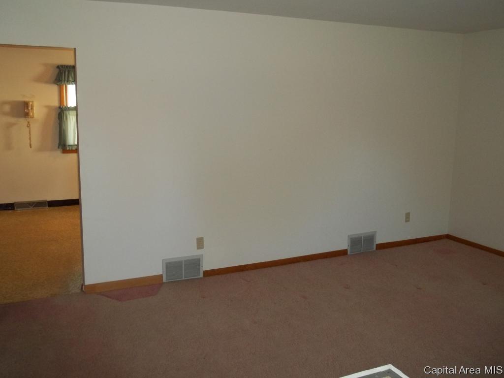 2417 Arrowhead Drive Springfield, IL 62702 - Photo 12 of 23 Gallery Image 12