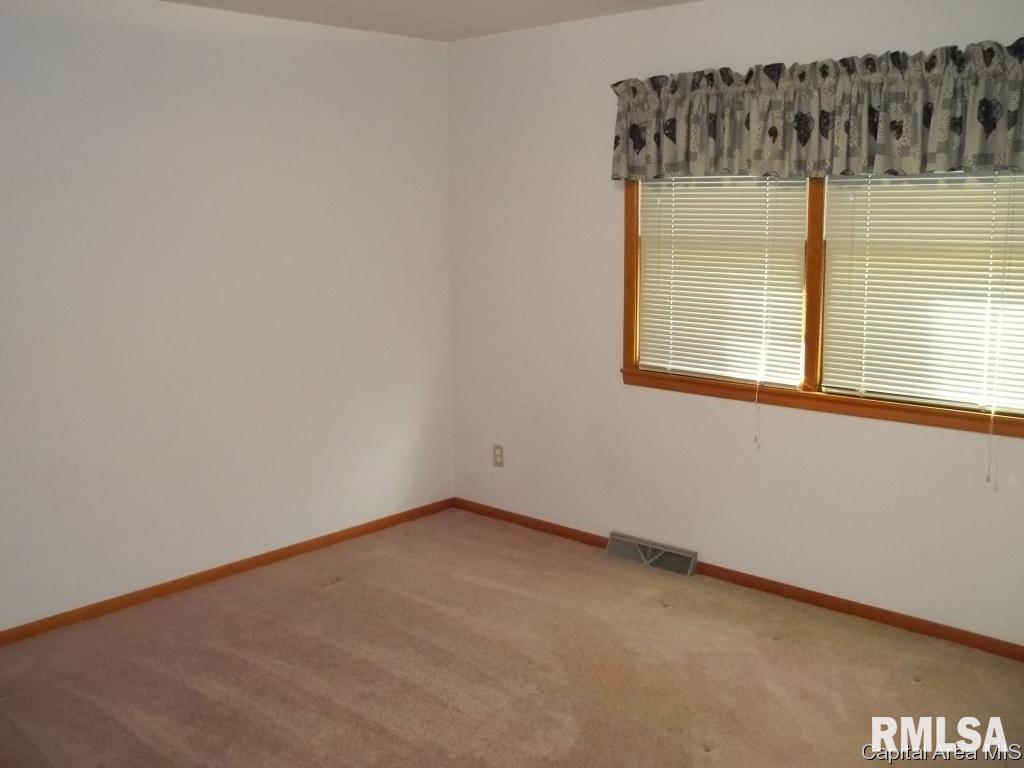 2417 Arrowhead Drive Springfield, IL 62702 - Photo 13 of 23 Gallery Image 13