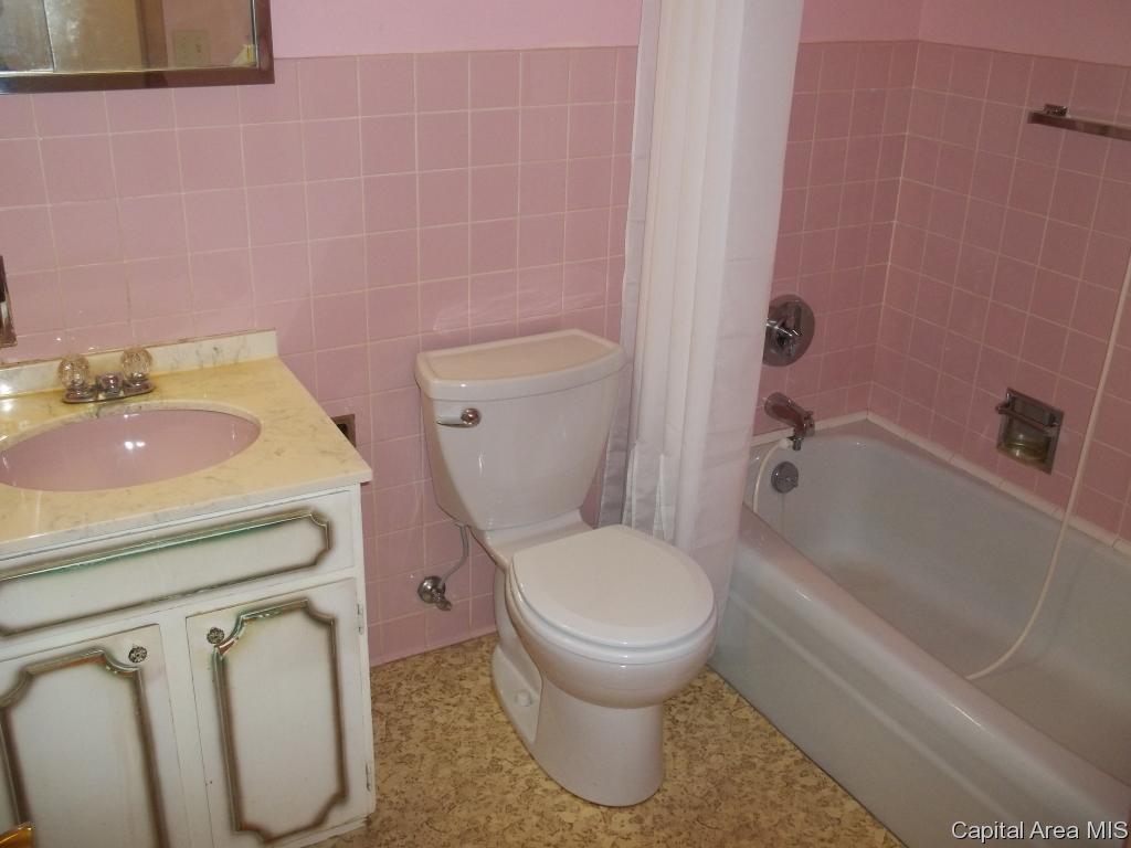 2417 Arrowhead Drive Springfield, IL 62702 - Photo 18 of 23 Gallery Image 18