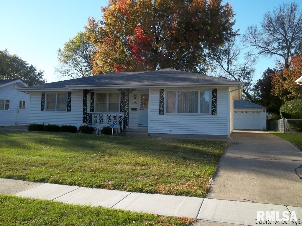 2417 Arrowhead Drive Springfield, IL 62702 - Photo 2 of 23 Gallery Image 2
