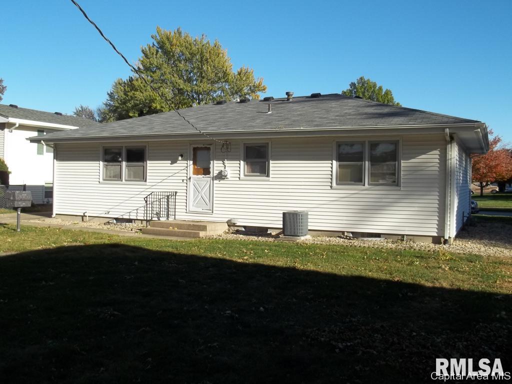 2417 Arrowhead Drive Springfield, IL 62702 - Photo 4 of 23 Gallery Image 4