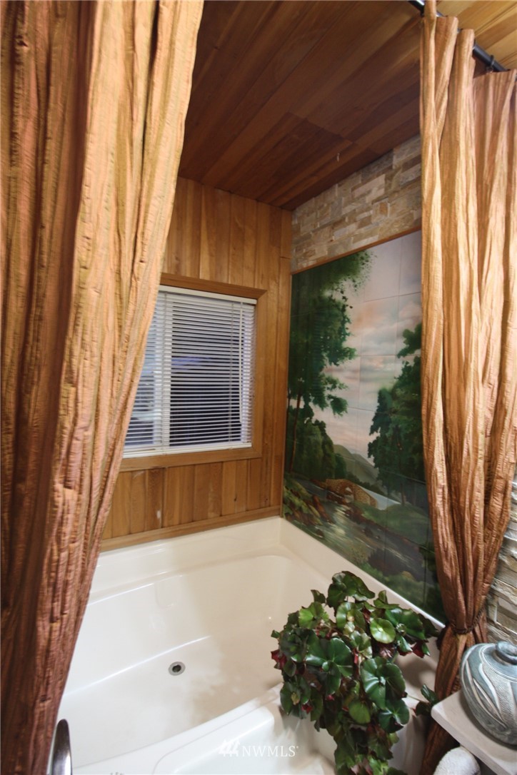 6249 Shamrock Road Maple Falls, WA 98266 - Photo 14 of 24 Gallery Image 14