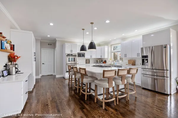 $1,000,000 | 11 Loblolly Court, Lemont, IL 60439