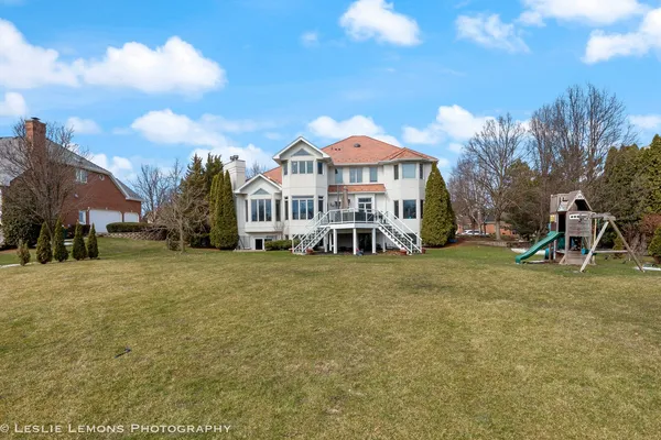 $1,000,000 | 11 Loblolly Court, Lemont, IL 60439