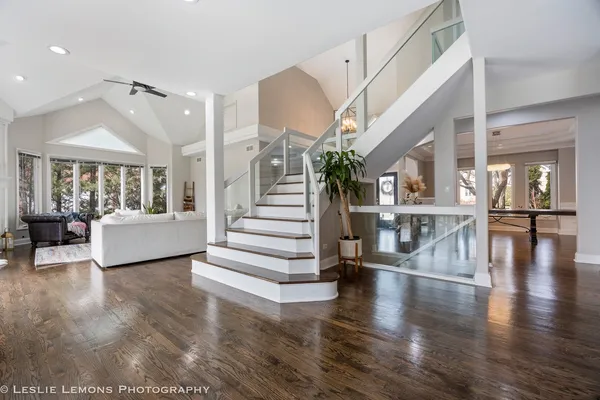 $1,000,000 | 11 Loblolly Court, Lemont, IL 60439