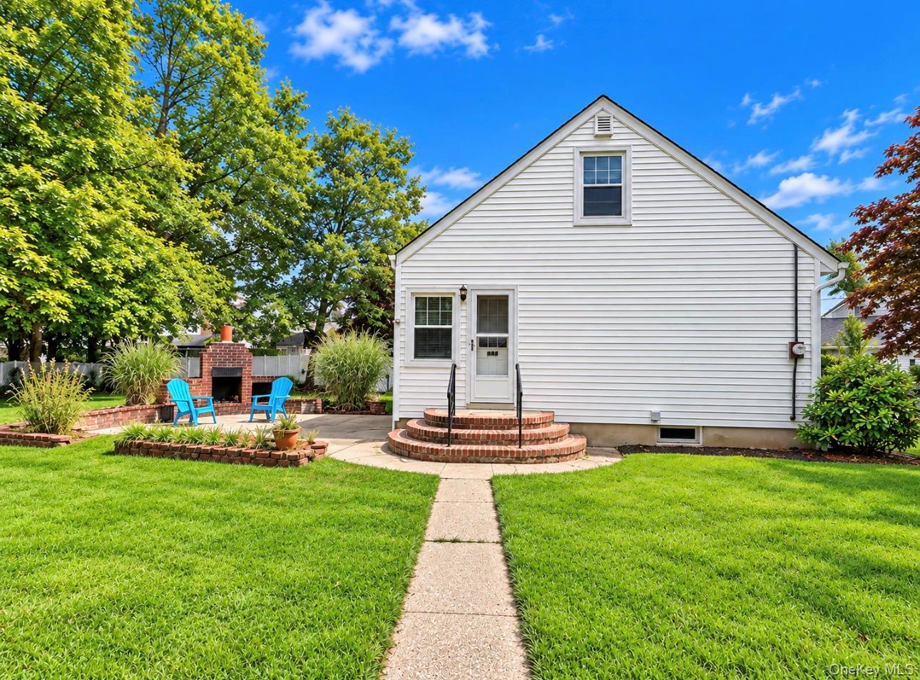 411 Howells Road Bay Shore, NY 11706 - Photo 2 of 4 Gallery Image 2