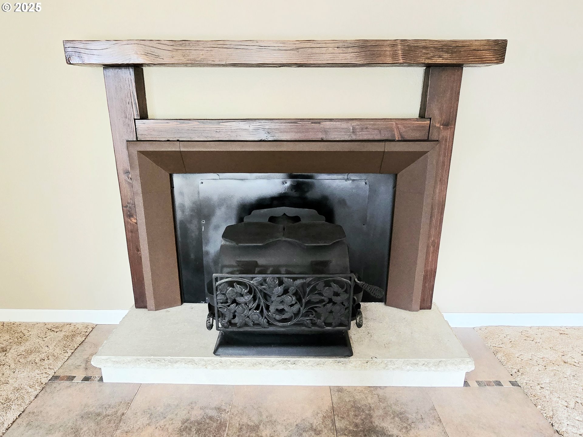 239 Arrow Way Myrtle Creek, OR 97457 - Photo 9 of 25 a close view of a fireplace in a room