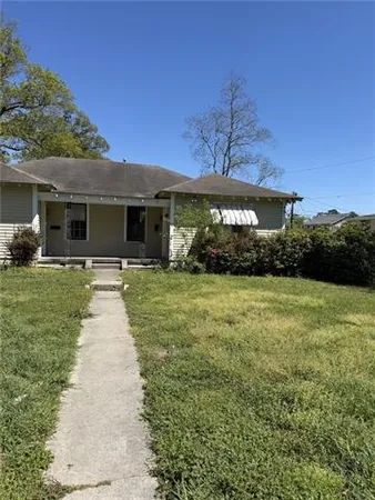 $1,200 | 113 South General Pershing Street, Hammond, LA 70403