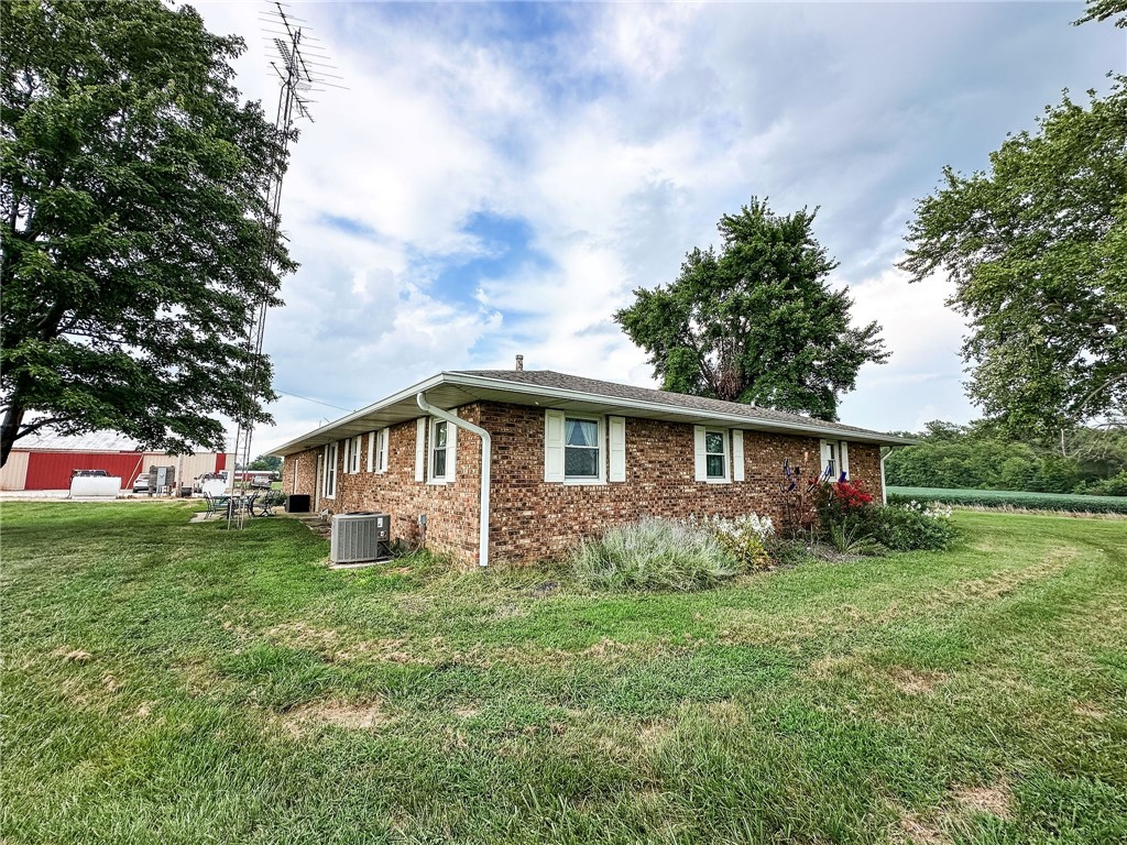 16481 Hadley Road Sumner, IL 62466 - Photo 41 of 45