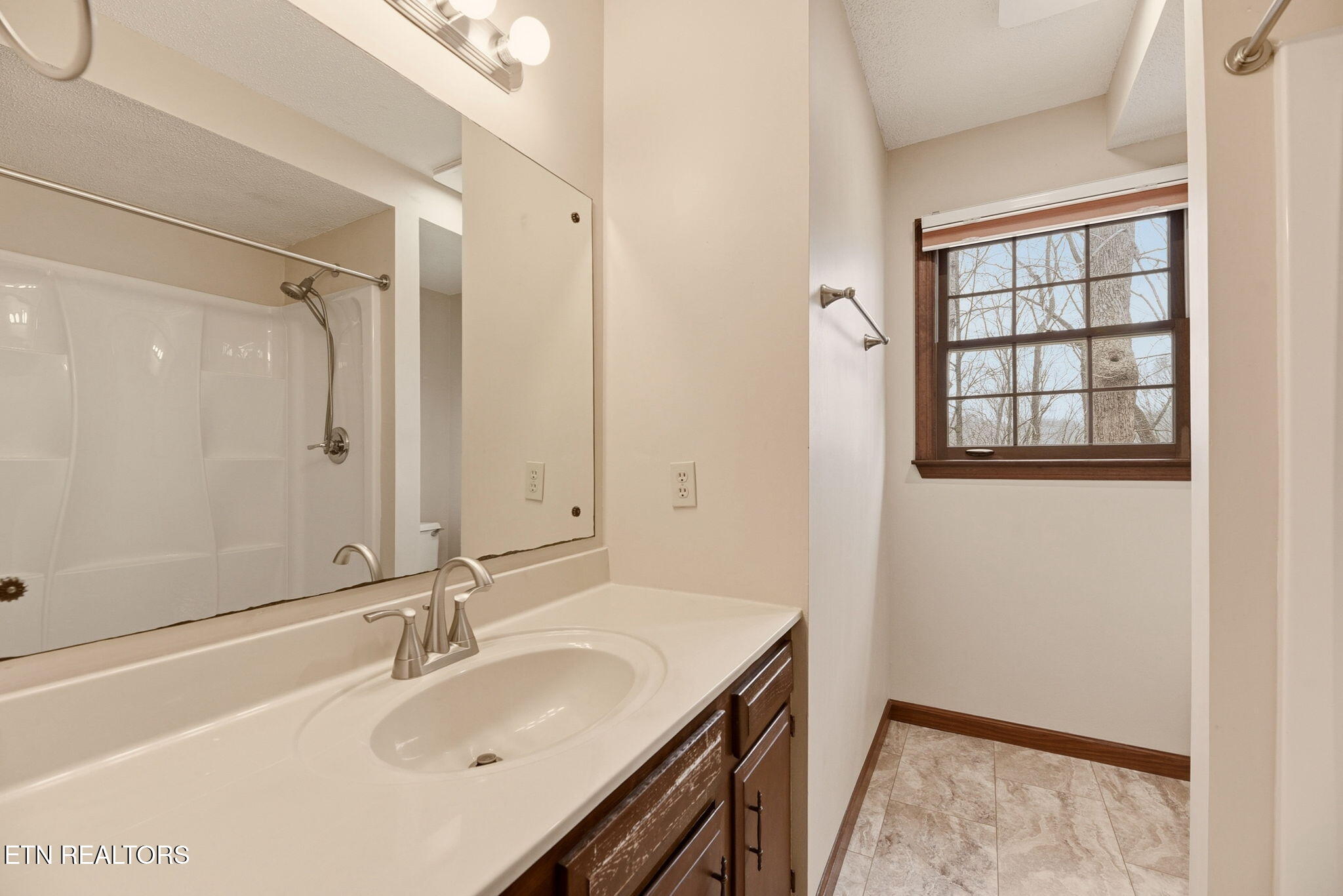 207 Strader Road Powell, TN 37849 - Photo 29 of 51 29-web-or-mls-Strdr207 (31)