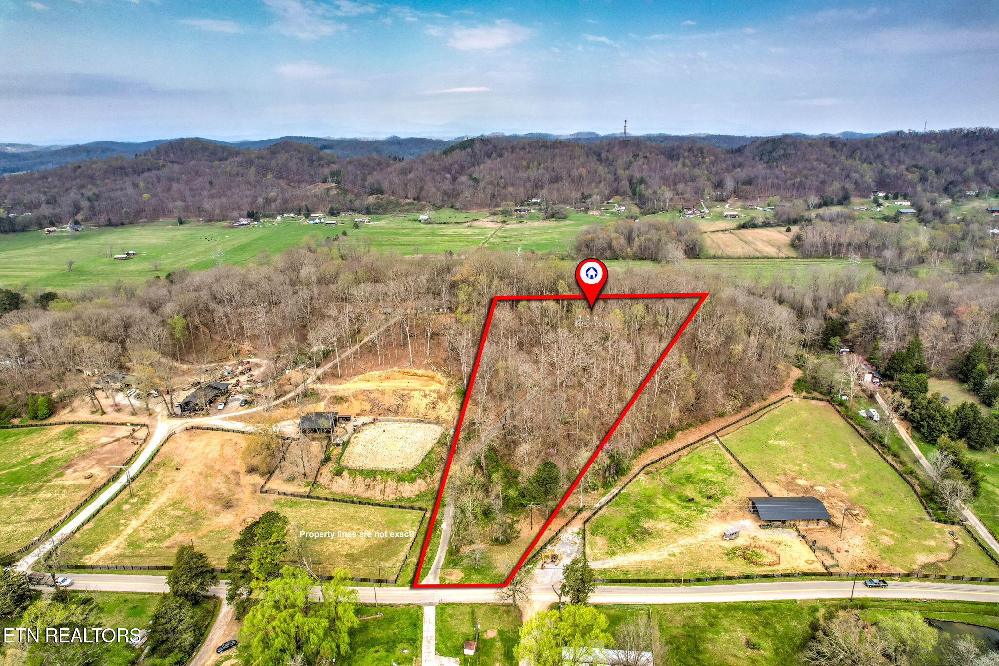 207 Strader Road Powell, TN 37849 - Photo 43 of 51 43-web-or-mls-DJI_0140_1_2-2