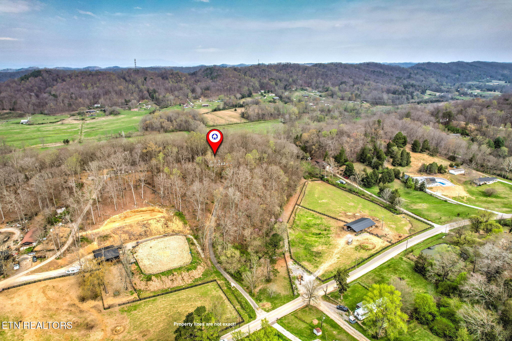 207 Strader Road Powell, TN 37849 - Photo 44 of 51 44-web-or-mls-DJI_0143_4_5-2