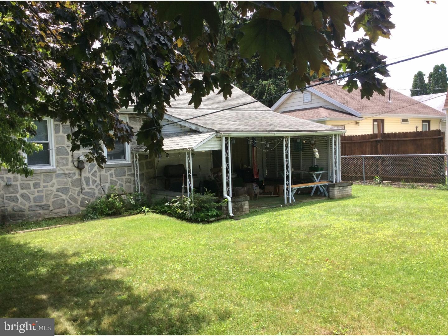 371 High Boulevard Reading, PA 19607 - Photo 3 of 7 Gallery Image 3