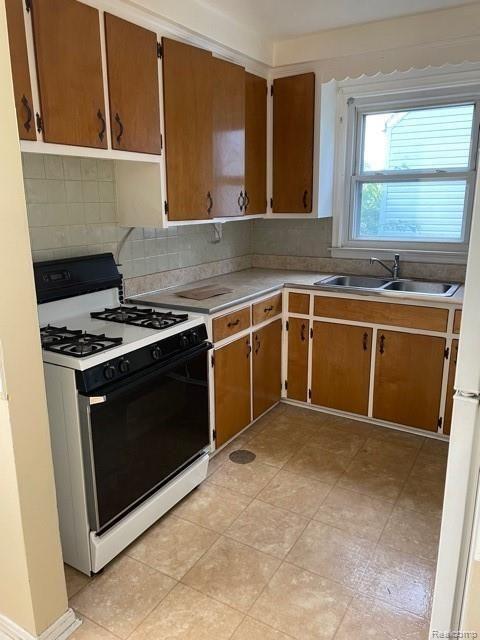 25256 Hayes Road Roseville, MI 48066 - Photo 12 of 18