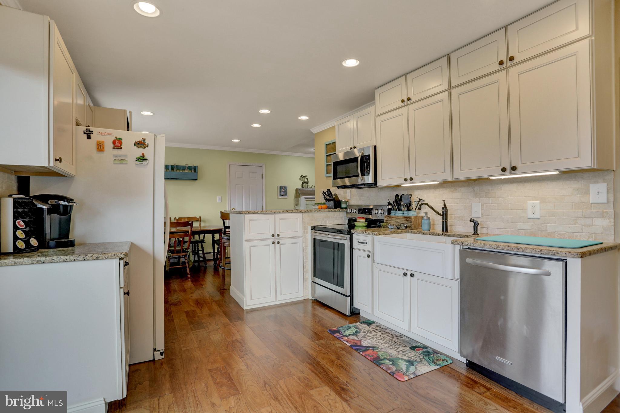 210 Reeser Road Camp Hill, PA 17011 - Photo 11 of 42 Kitchen - level 1