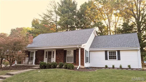 $300,000 | 2020 Madison Avenue, Edwardsville, IL 62025