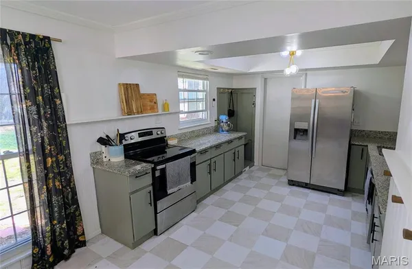 $300,000 | 2020 Madison Avenue, Edwardsville, IL 62025