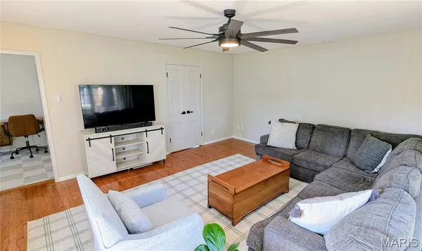 $300,000 | 2020 Madison Avenue, Edwardsville, IL 62025