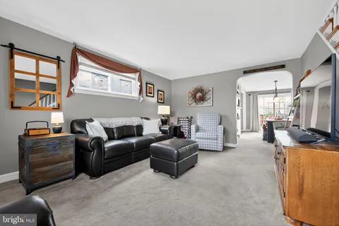 $259,900 | 5201 Whitehall Drive, Clifton Heights, PA 19018