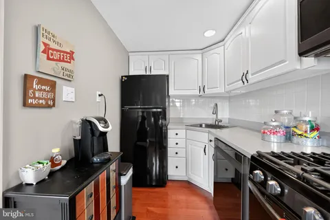 $259,900 | 5201 Whitehall Drive, Clifton Heights, PA 19018