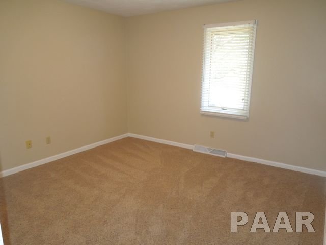 421 West Wolf Road Peoria, IL 61614 - Photo 12 of 15 Gallery Image 12