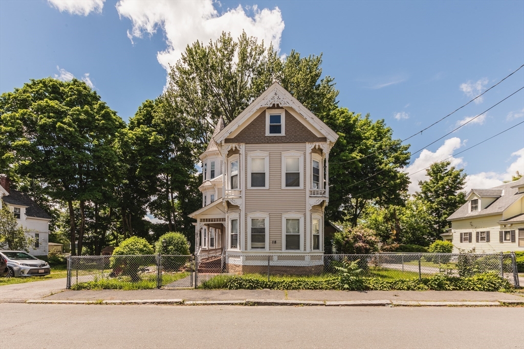 18 May Street Lowell, MA 01850 - Photo 4 of 37
