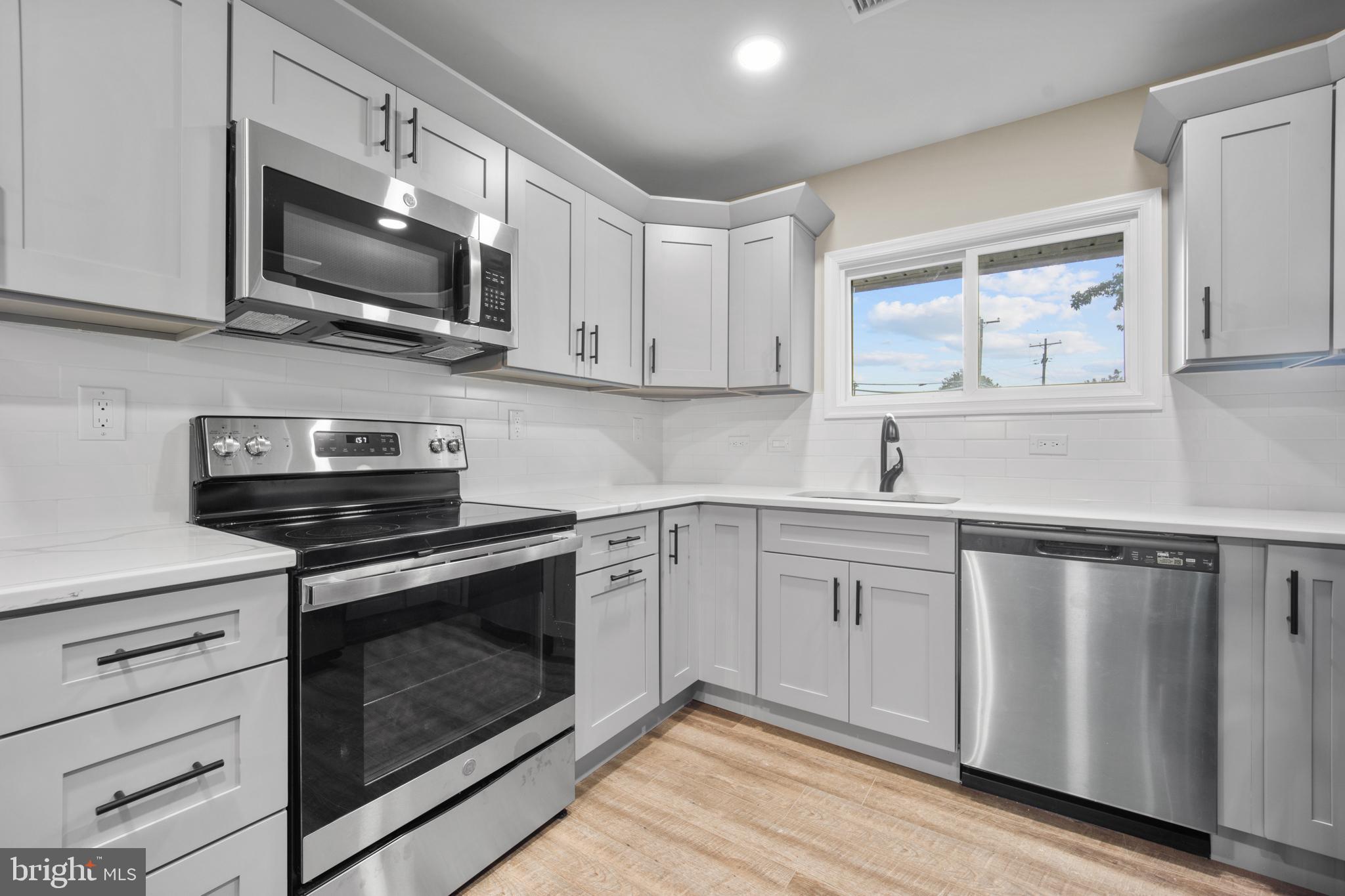 80 Hollow Road Levittown, PA 19056 - Photo 5 of 31 Gallery Image 5