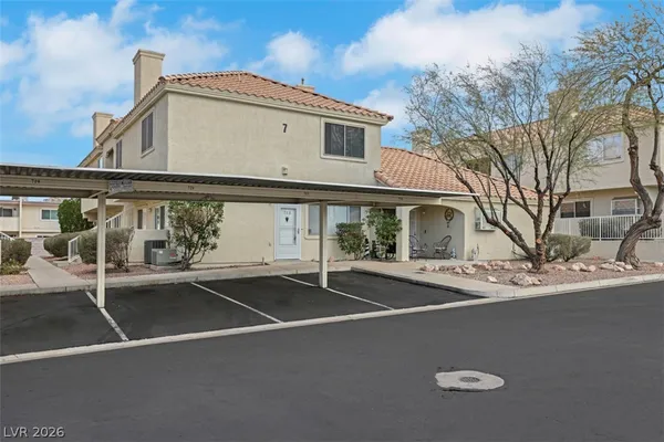 $1,300 | 719 Anne Lane, Henderson, NV 89015