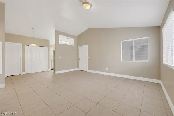 $1,300 | 719 Anne Lane, Henderson, NV 89015