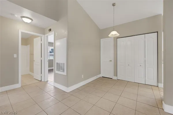$1,300 | 719 Anne Lane, Henderson, NV 89015