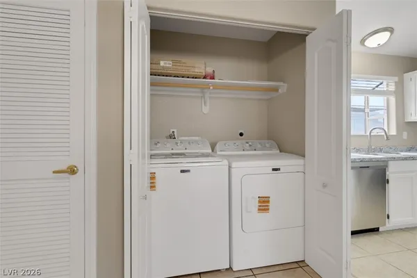 $1,300 | 719 Anne Lane, Henderson, NV 89015