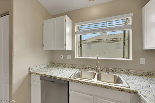 $1,325 | 719 Anne Lane, Henderson, NV 89015