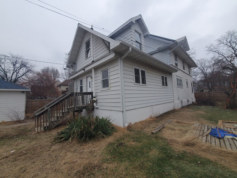 616 Argyle Court Clinton, IA 52732 - Photo 2 of 21