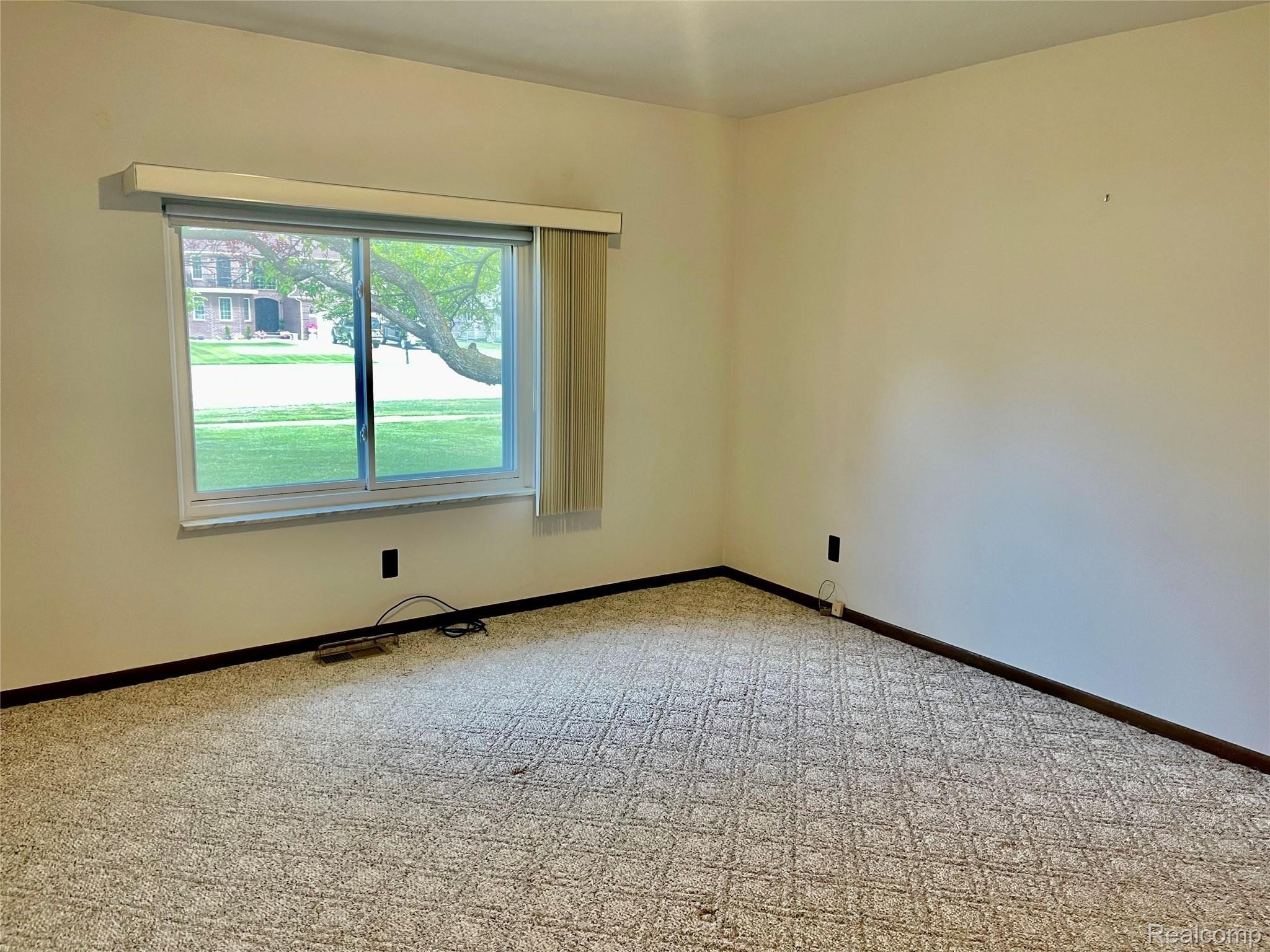 37481 Ryan Road Sterling Heights, MI 48310 - Photo 32 of 47 Bedroom III.jpg