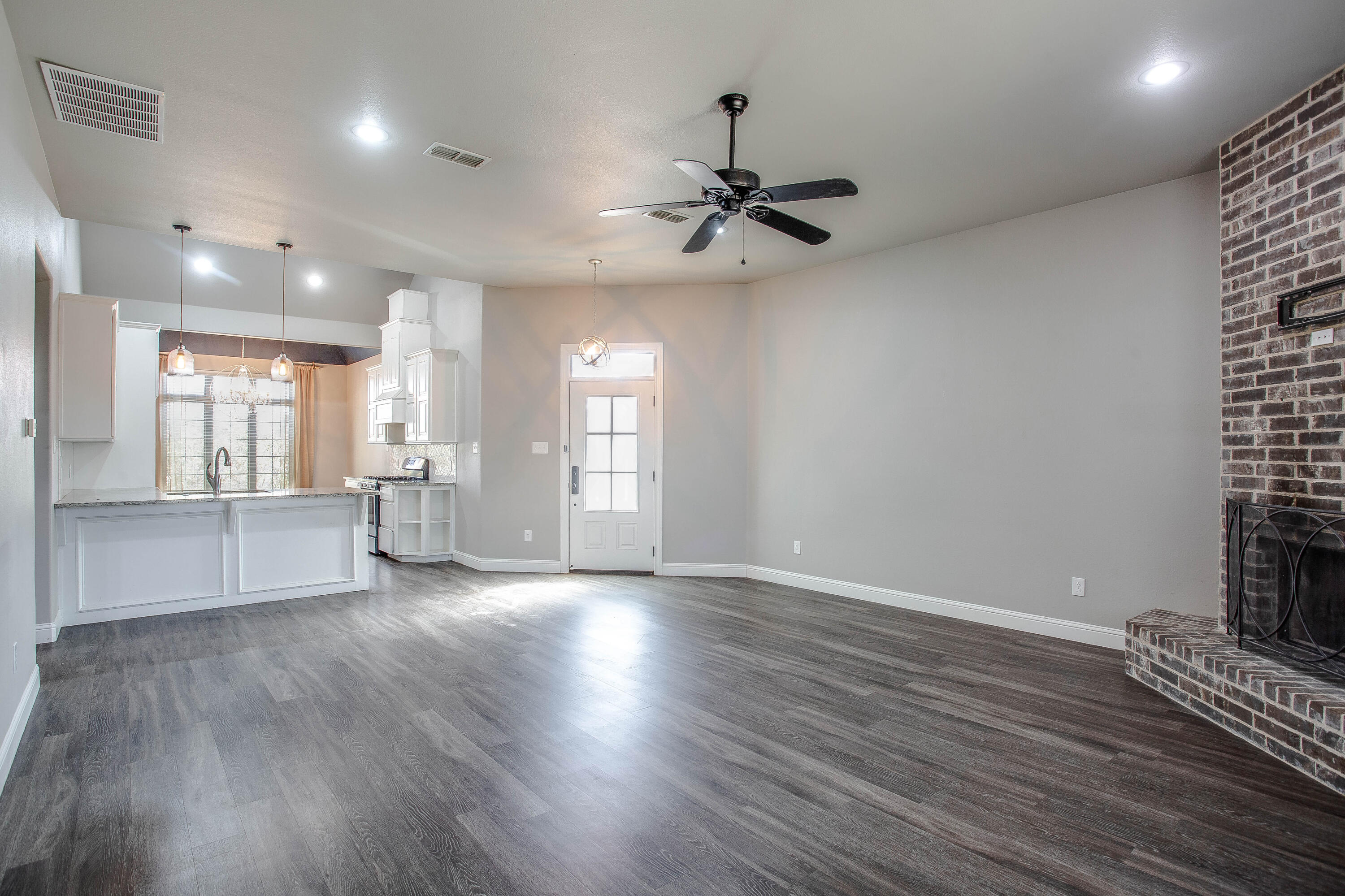 2007 101st Street Lubbock, TX 79423 - Photo 4 of 18 2007-101