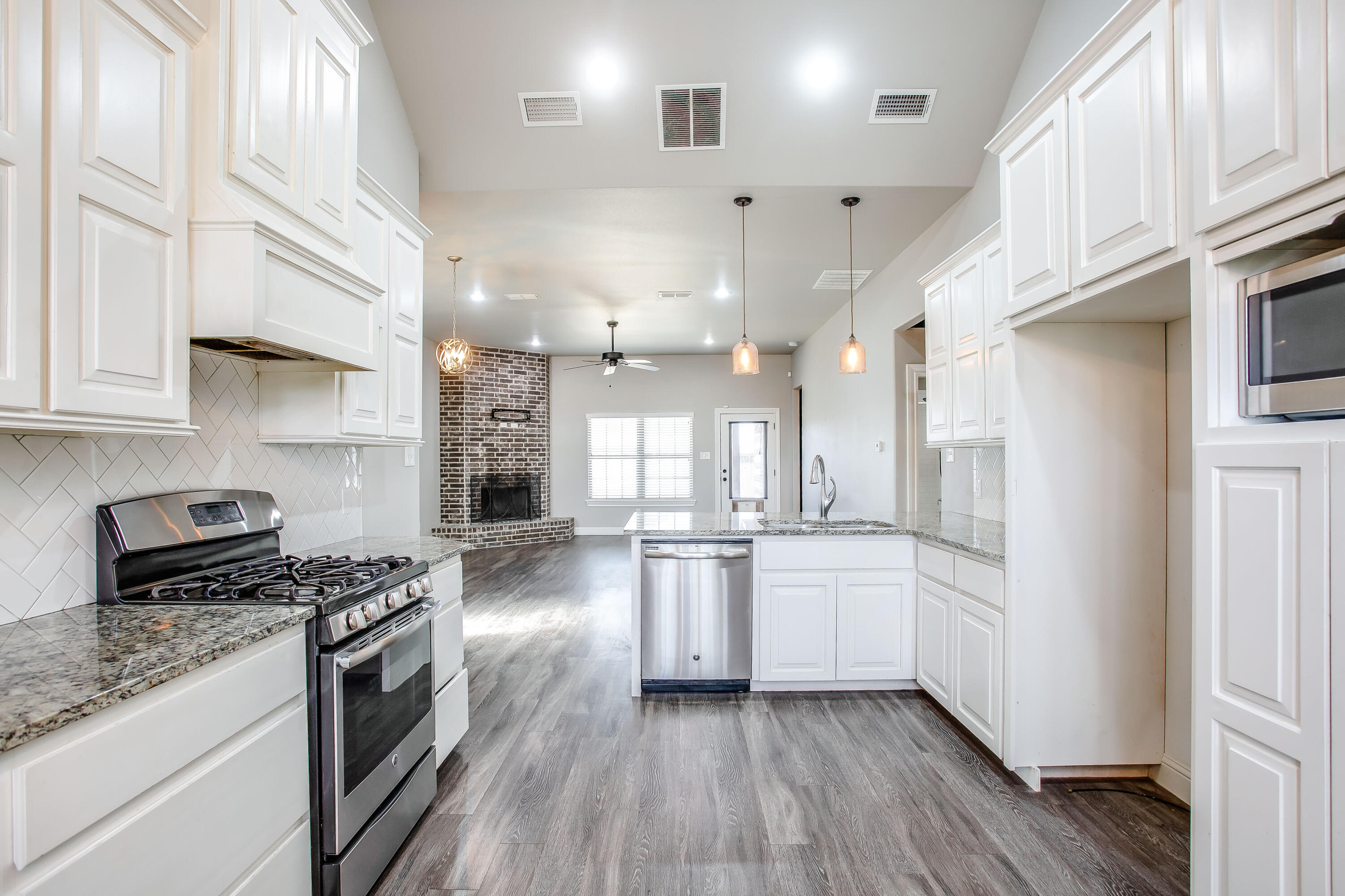 2007 101st Street Lubbock, TX 79423 - Photo 6 of 18 2007-103