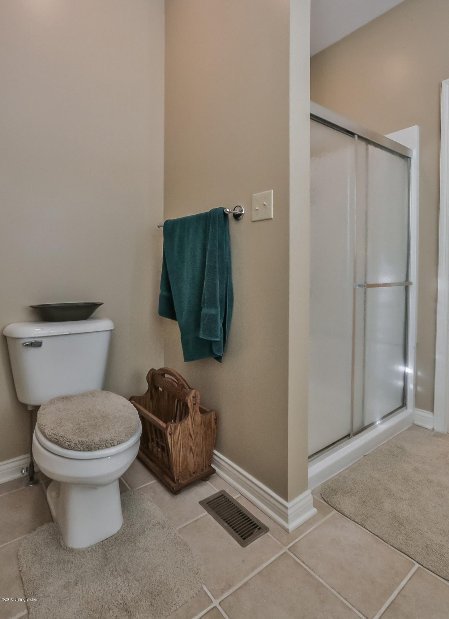 2769 Vigo Road Bagdad, KY 40003 - Photo 17 of 32 Hall Bath