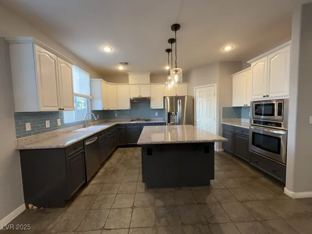 $2,500 | 3824 Cape Royal Street, Las Vegas, NV 89147